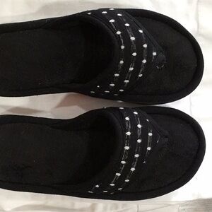 Isotoner Slippers 7.5 - 8
